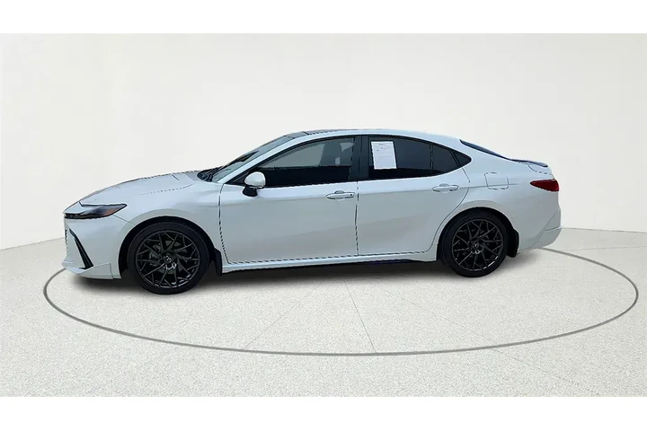 $39967 : Toyota Camry 2026 SE 4dr Sed image 4