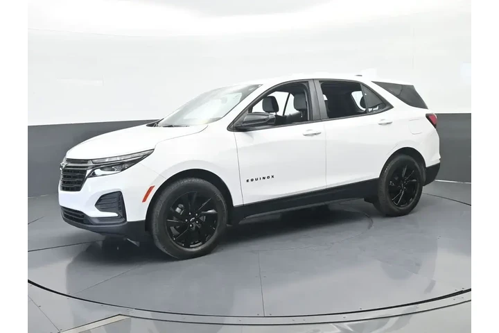 $16994 : Chevrolet Equinox 2024 LS 4d image 2