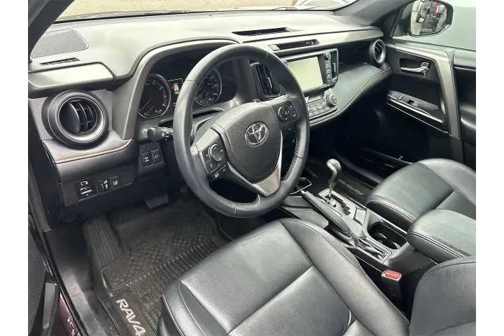 $15898 : Toyota RAV4 2017 AWD SE 4dr image 5