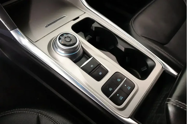 $26025 : Ford Explorer 2021 Limited 4 image 9