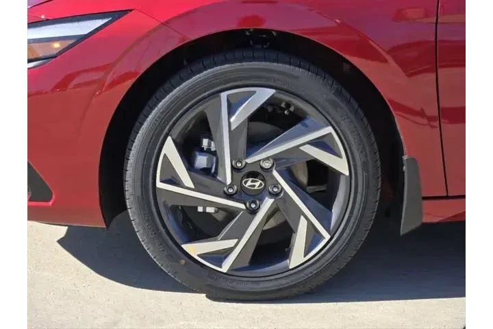 $19499 : Hyundai ELANTRA 2025 SEL Con image 6