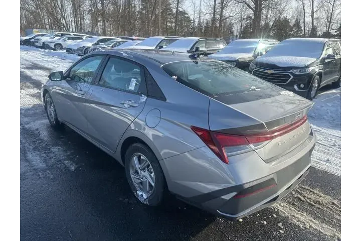 $18903 : Hyundai ELANTRA 2025 SE 4dr image 9