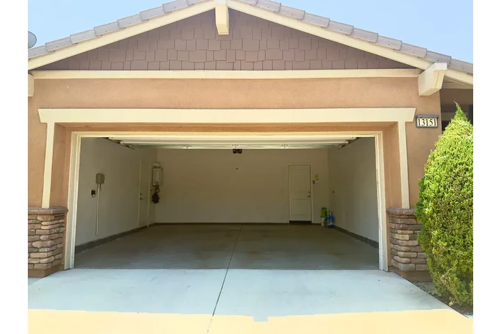 $1200 : Rancho Cucamonga Available image 10