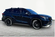 $39987 : Toyota Highlander 2023 AWD X thumbnail