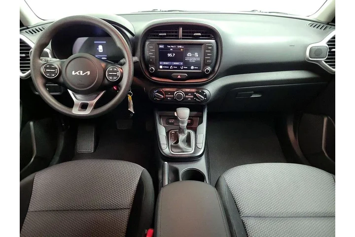 $17998 : Kia Soul 2025 LX 4dr Crossov image 9