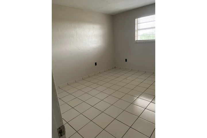 $1700 : Hialeah image 7