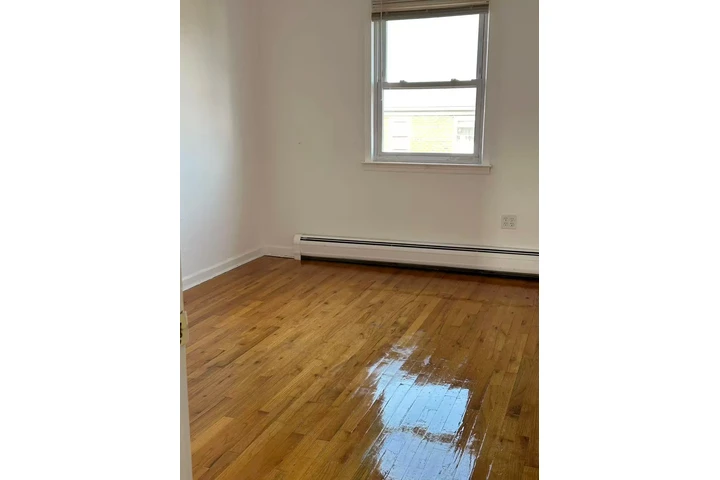 $3200 : apartamento en flushing image 3