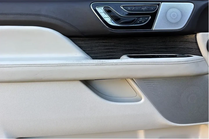 Lincoln Navigator L 2021 4x4 image 10