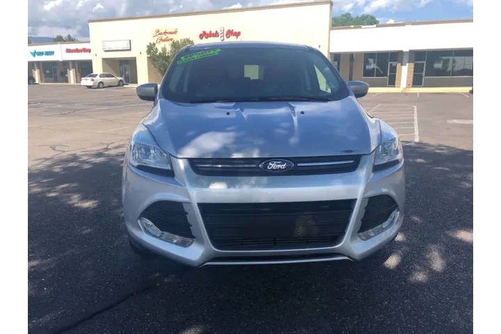 2016 Escape SE image 9