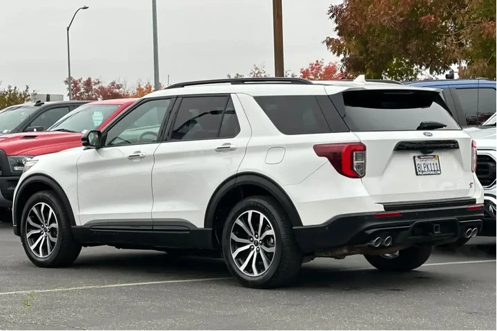 $28153 : Ford Explorer 2020 AWD ST 4d image 6