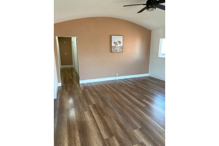 $2400 : Beautiful 3 bedroom home in LA image 2