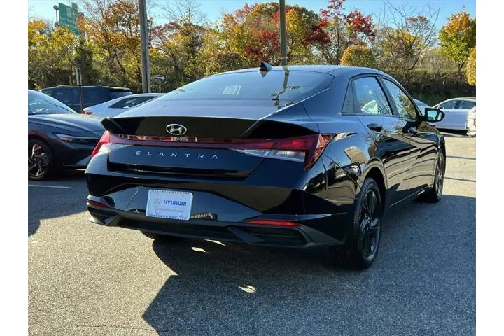 $23522 : Hyundai ELANTRA 2023 SEL 4dr image 6