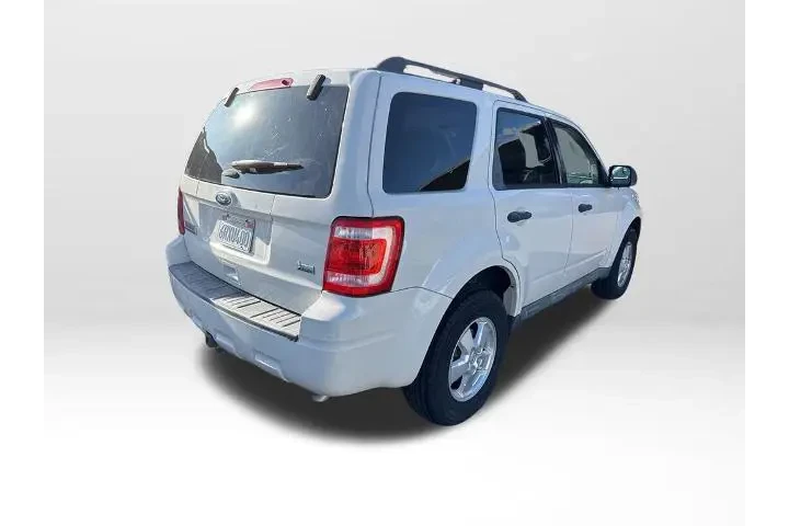 $10977 : Ford Escape 2011 XLT 4dr SUV image 4