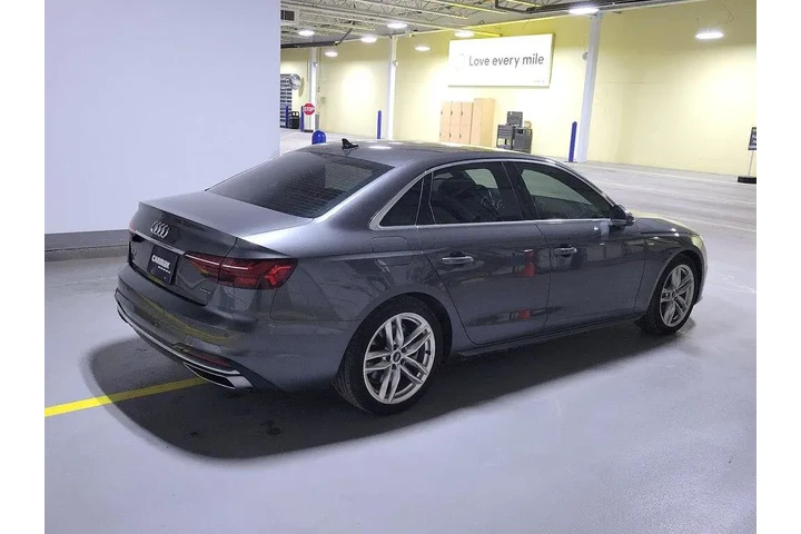 $31998 : Audi A4 2023 AWD quattro S l image 5
