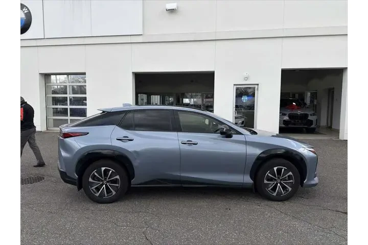 $27943 : Lexus RZ 300e 2024 Premium 4 image 4