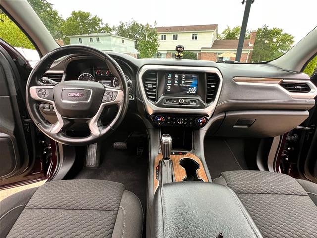 $12000 : 2018 Acadia SLE-1 --- SUV-- image 7
