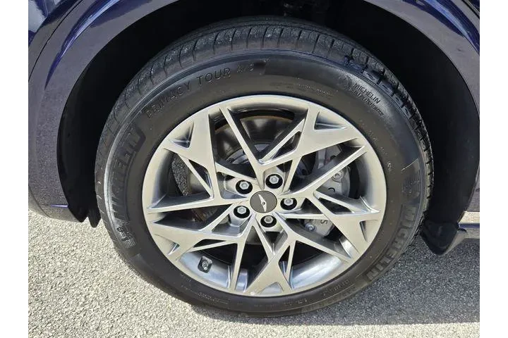 $38271 : Genesis GV70 2025 AWD 2.5T S image 9