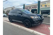 2017 Pathfinder Platinum en Camden