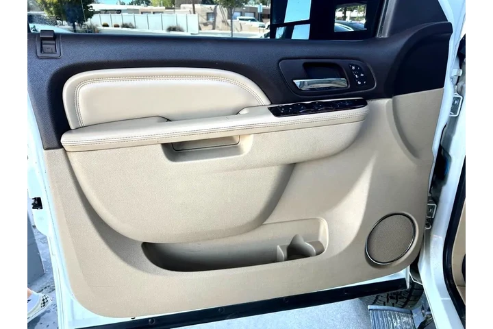2013 GMC Sierra 3500HD Denali image 10