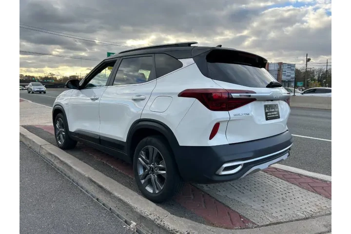 $16995 : 2022 Seltos S image 6