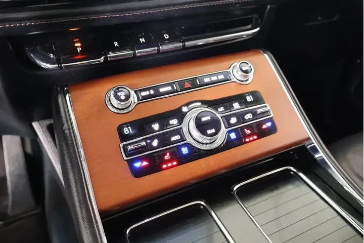 $27489 : Lincoln Aviator 2020 Reserve image 8