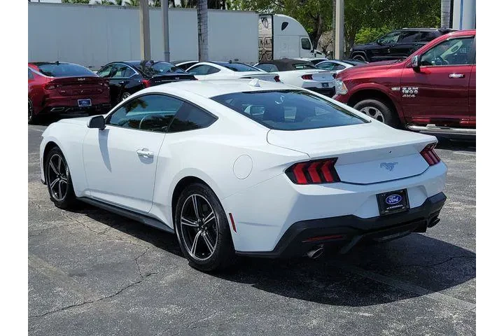 $29990 : Ford Mustang 2025 EcoBoost 2 image 4