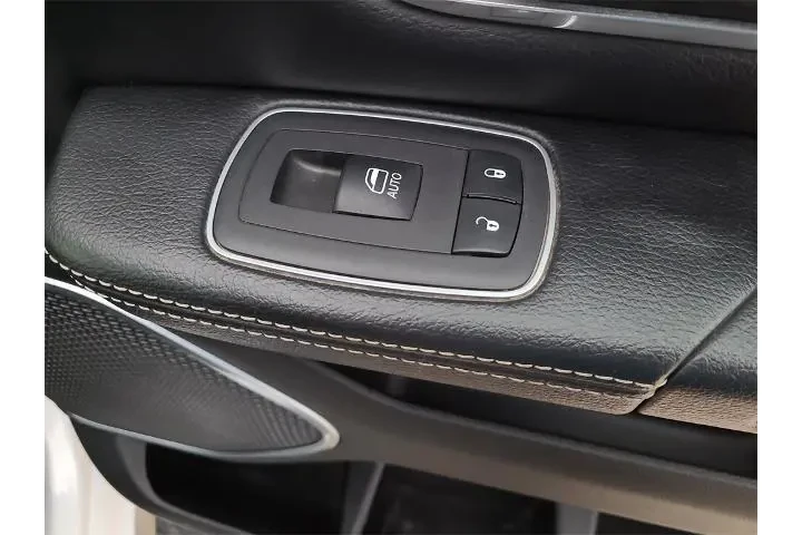 $38573 : Ram 1500 2023 4x4 Laramie 4d image 10