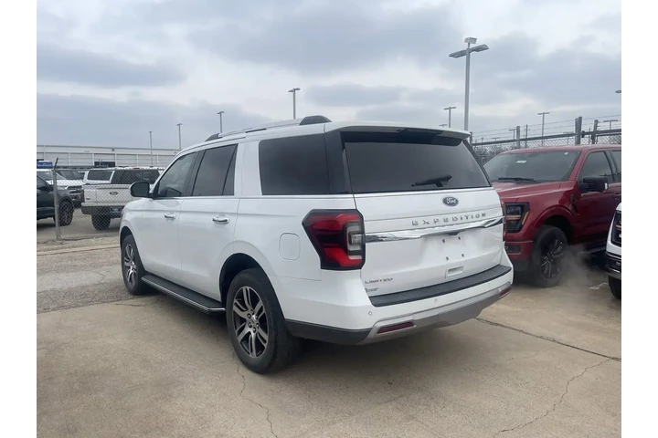 $39559 : Ford Expedition 2022 4x2 Lim image 4