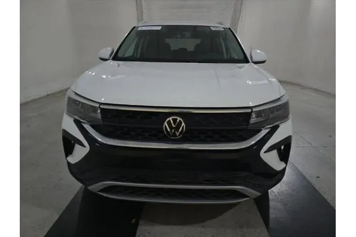 $17490 : Volkswagen Taos 2022 SE 4dr image 2