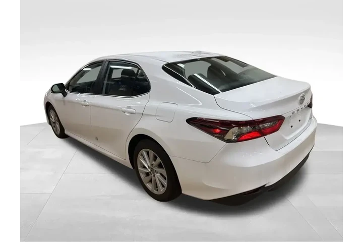 $24924 : Toyota Camry 2024 LE 4dr Sed image 3
