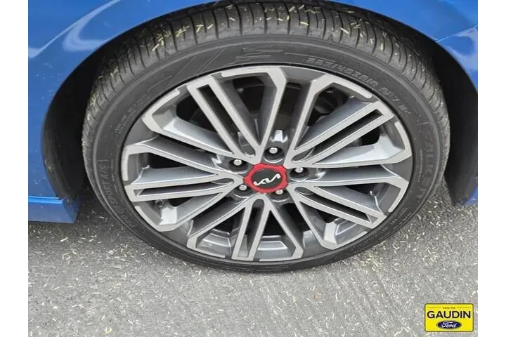 $19770 : Kia Forte 2022 GT 4dr Sedan image 3