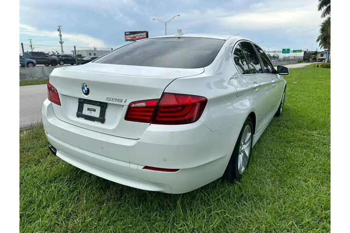 $6900 : * 2011 BMW 528I * image 6