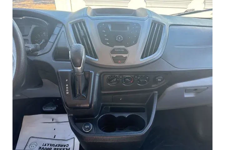 $10598 : Ford Transit 2018 250 3dr SW image 9