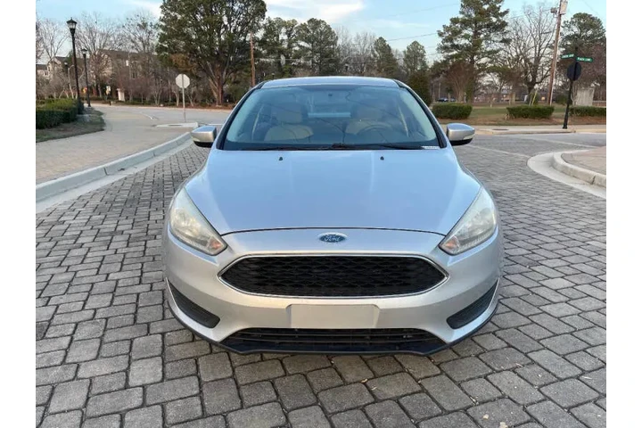 $4995 : 2016 Focus SE image 1