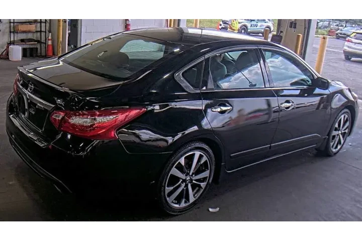 $10995 : 2016 Altima 2.5 SR image 5