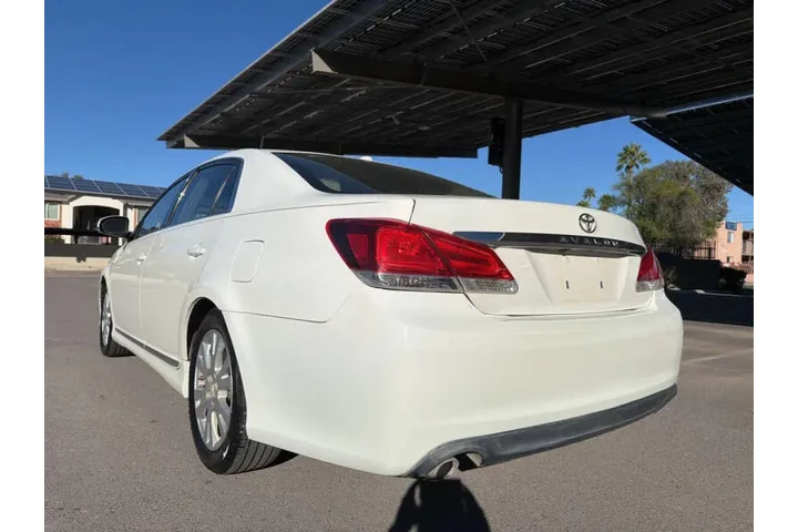 $8995 : 2011 Avalon image 8
