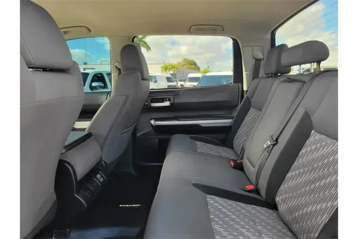 $34591 : Toyota Tundra 2020 4x4 SR5 4 image 9