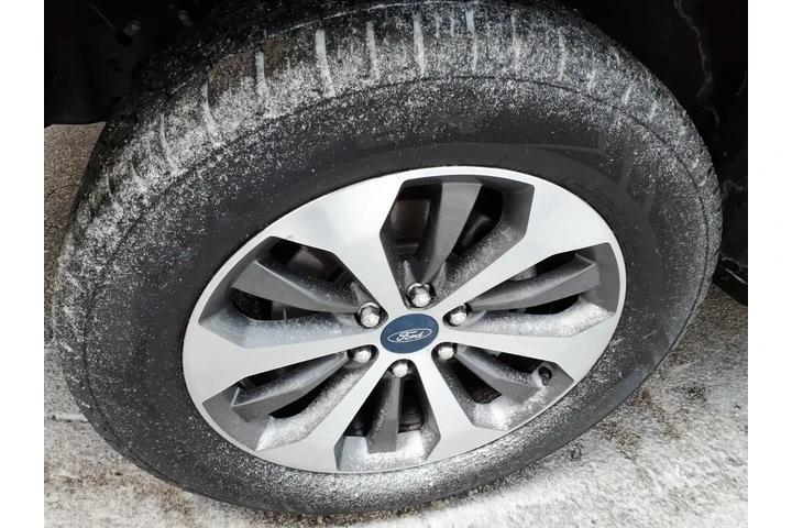 $25894 : Ford F-150 2019 4x4 Lariat 4 image 6