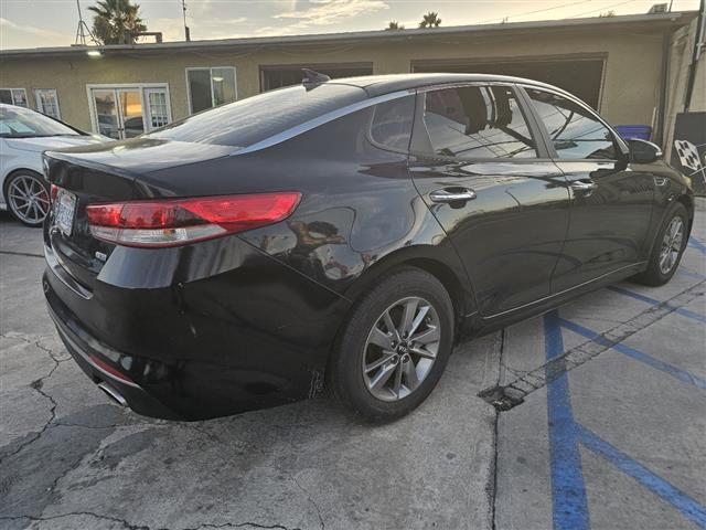 $9995 : 2017 Optima LX image 4