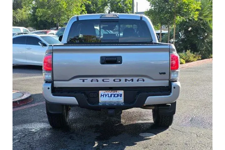 $31995 : Toyota Tacoma 2020 4x2 TRD O image 6