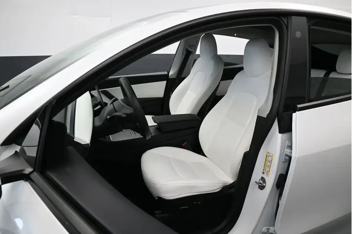 $33000 : Tesla Model Y 2021 AWD Long image 10