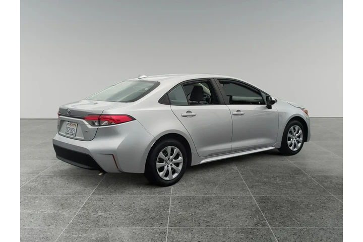 $22054 : Toyota Corolla 2023 LE 4dr S image 5