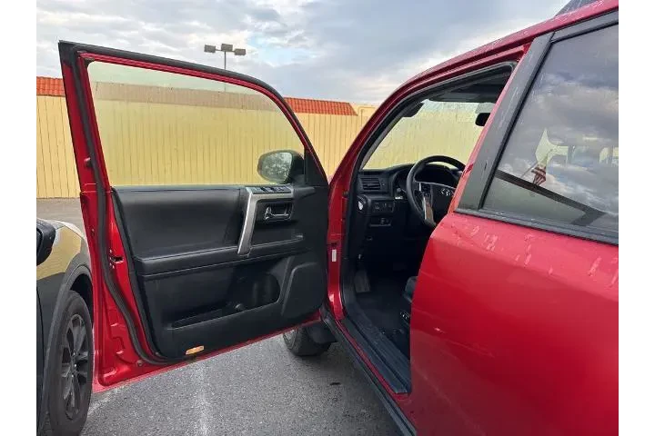 $38488 : Toyota 4Runner 2024 4x4 SR5 image 6