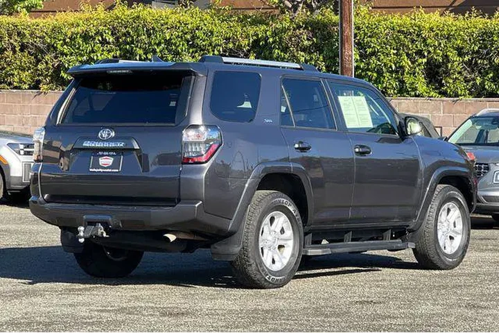 $33990 : Toyota 4Runner 2022 4x2 SR5 image 5