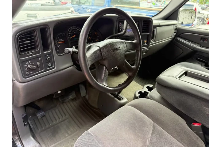 $15995 : 2004 GMC Sierra 2500HD SLT image 9