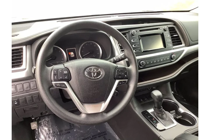 $13500 : 2018 Highlander LE image 6