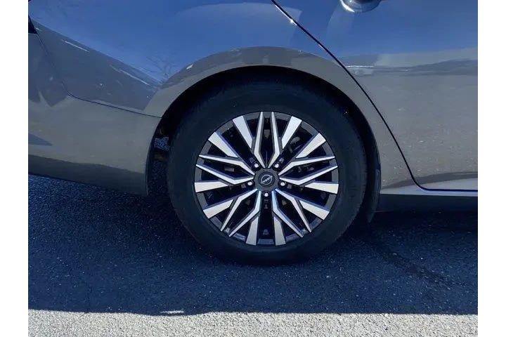 $17167 : Nissan Altima 2025 2.5 SV 4d image 5