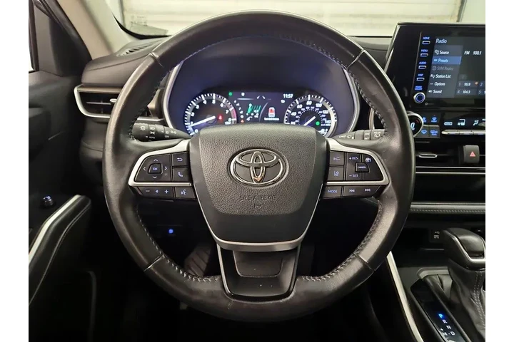 $30998 : Toyota Highlander 2022 XLE 4 image 10