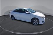 $13400 : PRE-OWNED 2014 TOYOTA CAMRY SE thumbnail