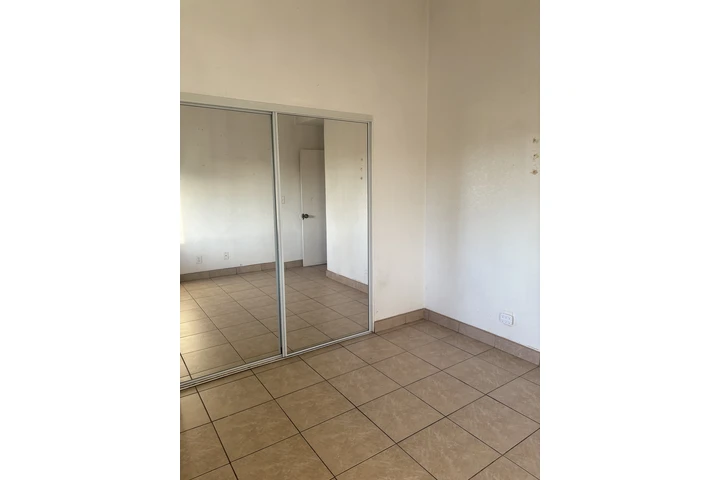 $1150 : CUARTO/ROOM WITH PRIVATE BAÑO image 4